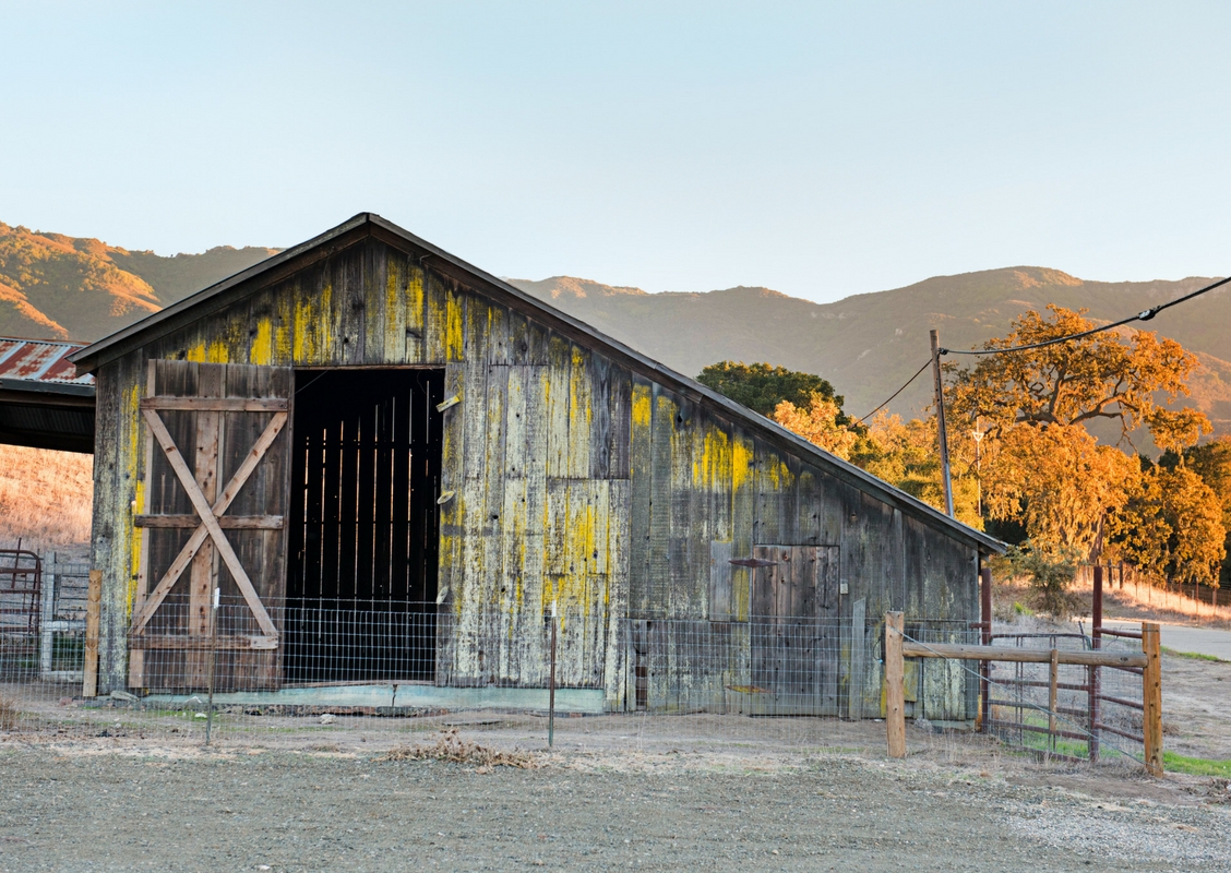 farmstead wooden barn